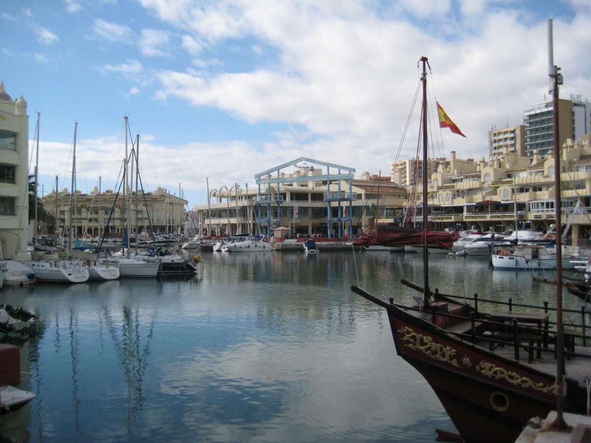 Apartamento En Puerto Marina ベナルマデナ エクステリア 写真
